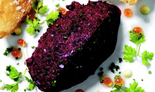 Beet tartare, tempura onion petals, horseradish aioli, and chervil