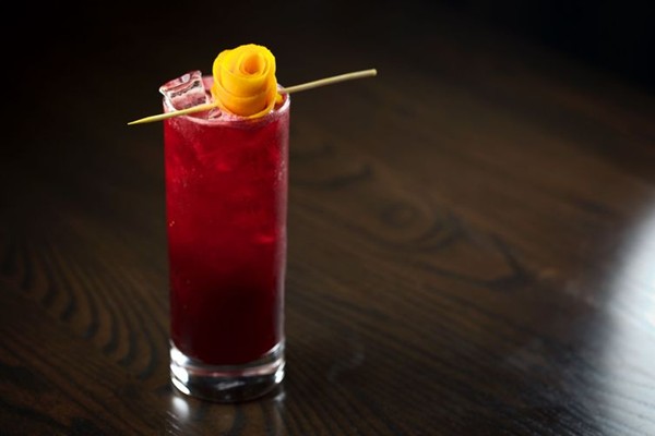 Beet tonic spritzer