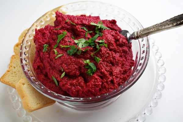 Beet-walnut pâté 