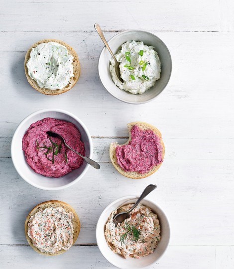 Beetroot & mint bagel topping