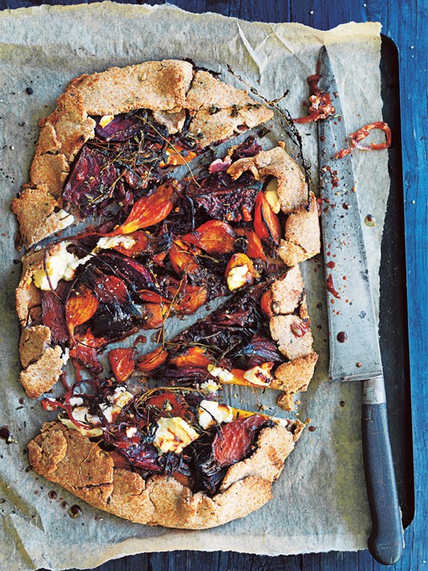 Beetroot and goat's cheese spelt tart
