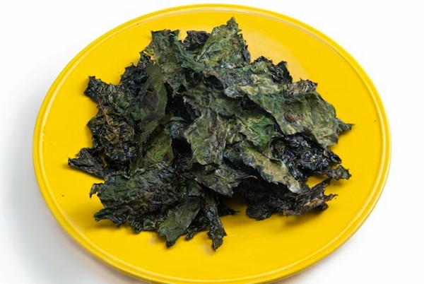 Beetroot and kale chips