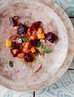 Beetroot and red onion salad with pâté croutons