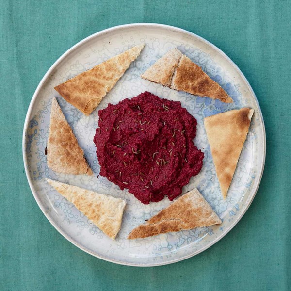 Beetroot and walnut hummus