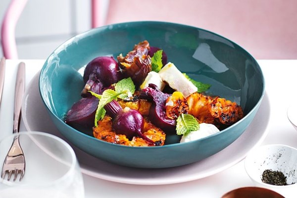 Beetroot, feta & mandarin salad with date dressing
