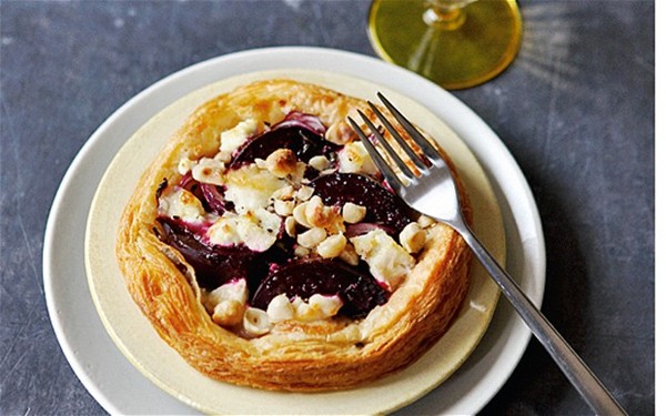 Beetroot, goat's cheese and hazelnut tart