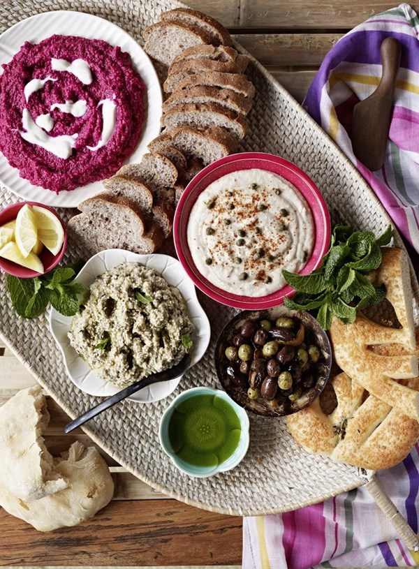 Beetroot hummus