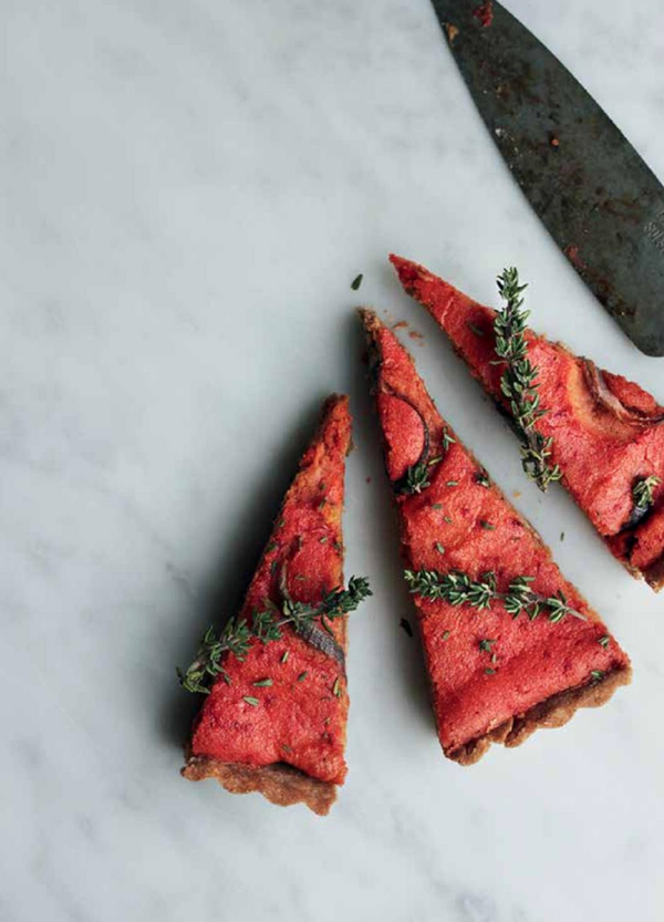 Beetroot quiche with red onion