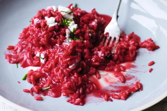 Beetroot risotto with goat's cheese