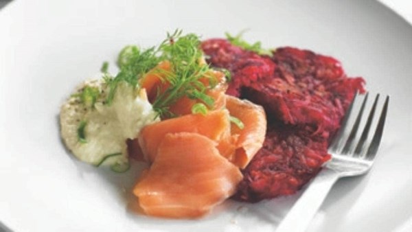 Beetroot rösti with smoked salmon and horseradish