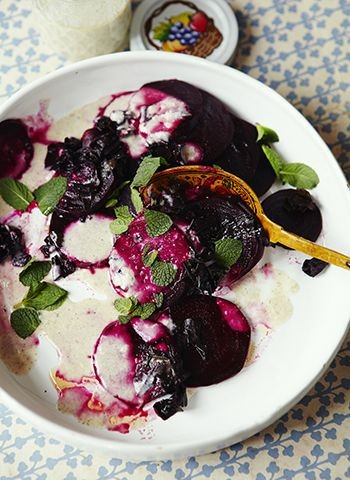 Beetroot salad with cardamom yogurt dressing
