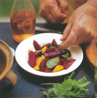 Beetroot salad with mint (Insalata di barbabietole con menta)