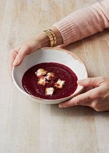 Beetroot soup with baked feta (Rødbedesuppe med bagt feta)