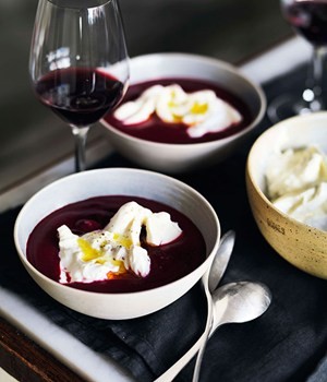 Beetroot soup with burrata