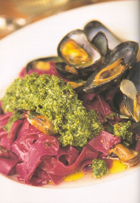 Beetroot tagliatelle with mussels & wine