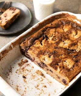 Beggar's cake with cherries (Bettelmann)