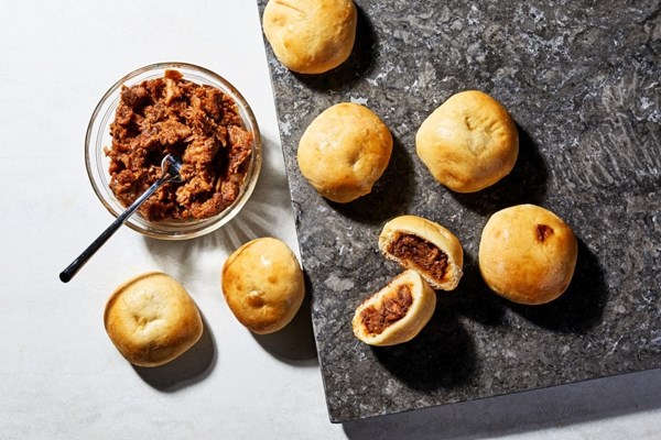 Beginner's baked bao with pulled pork