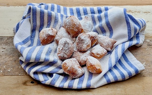 Beignets (New Orleans doughnuts)
