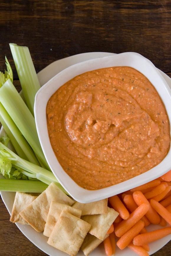 Bell pepper and mint lentil hummus