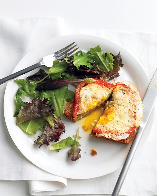 Bell pepper egg-in-a-hole