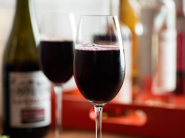 Bellissimo aceto (Lambrusco-Amaro cocktail)
