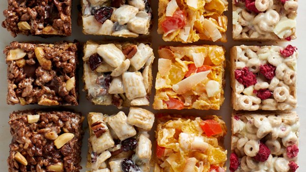 Berries & cream crispy rice treats