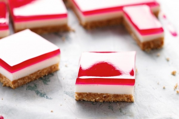 Berries & cream jelly slice