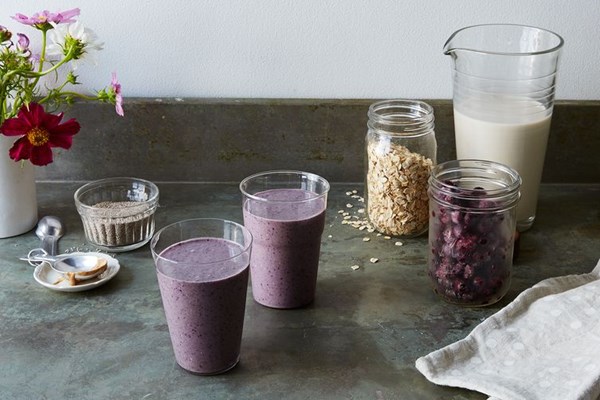 Berry banana oat smoothie