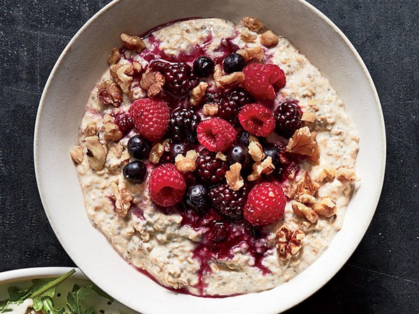 Berry-banana overnight oats
