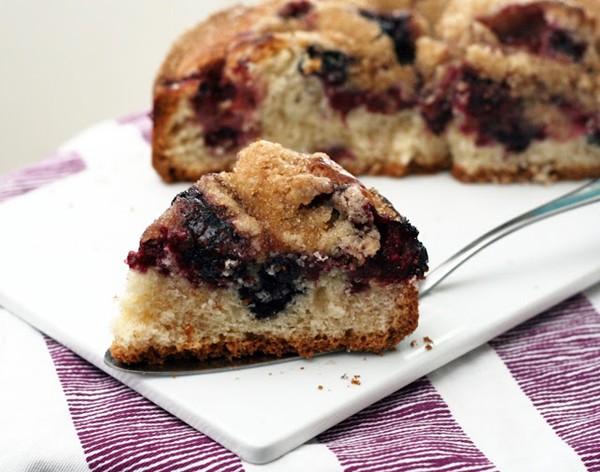 Berry coffee cake with streusel