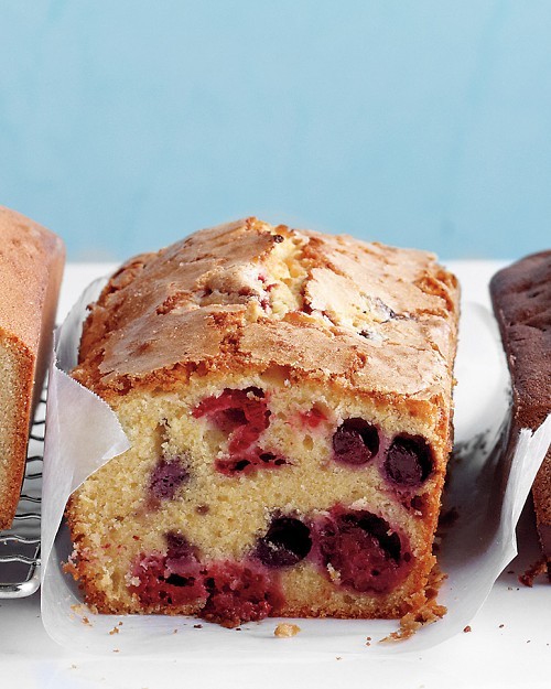 Berry-cornmeal pound cake