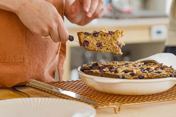 Berry-cottage cheese skillet cake
