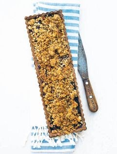 Berry crumble bar