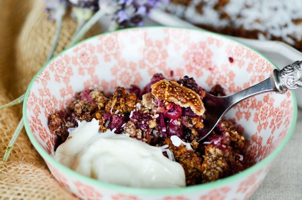 Berry, fig and almond crumble