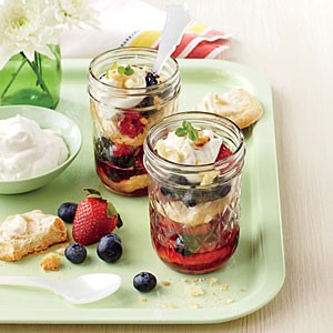 Berry-ginger mess