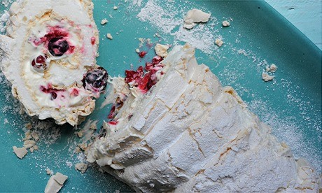 Berry meringue roulade