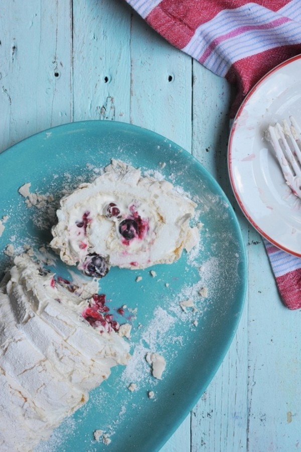 Berry meringue roulade