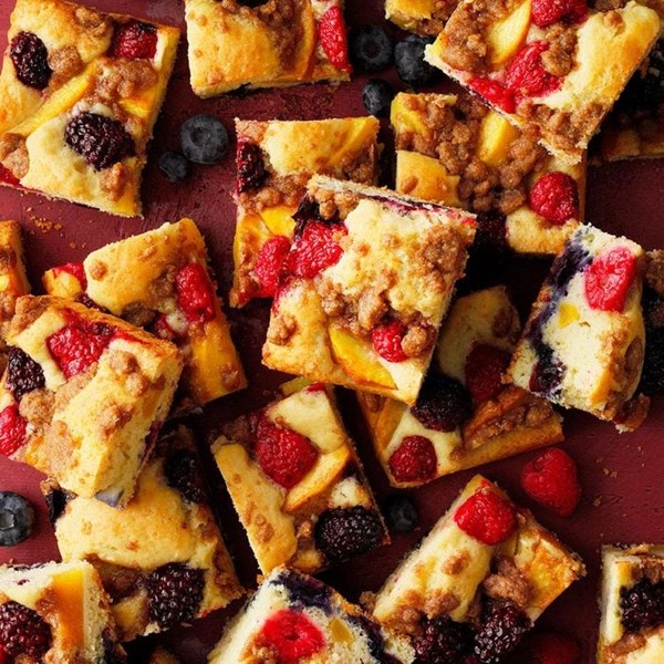 Berry nectarine buckle