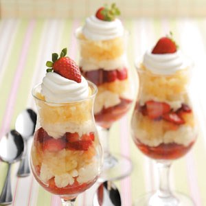 Berry pineapple parfaits 