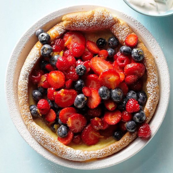 Berry puff pancake