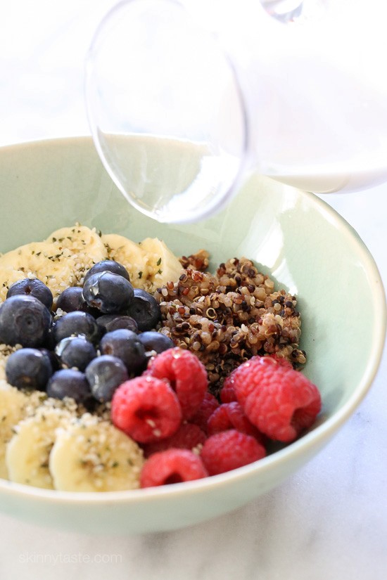 Berry quinoa breakfast bowls