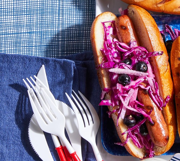 Berry-red cabbage slaw