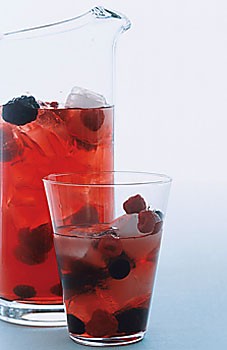Berry rosé sangria