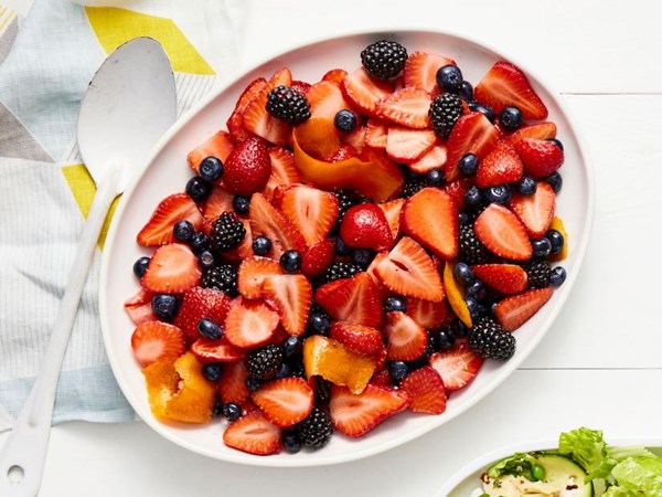 Berry salad with orange syrup