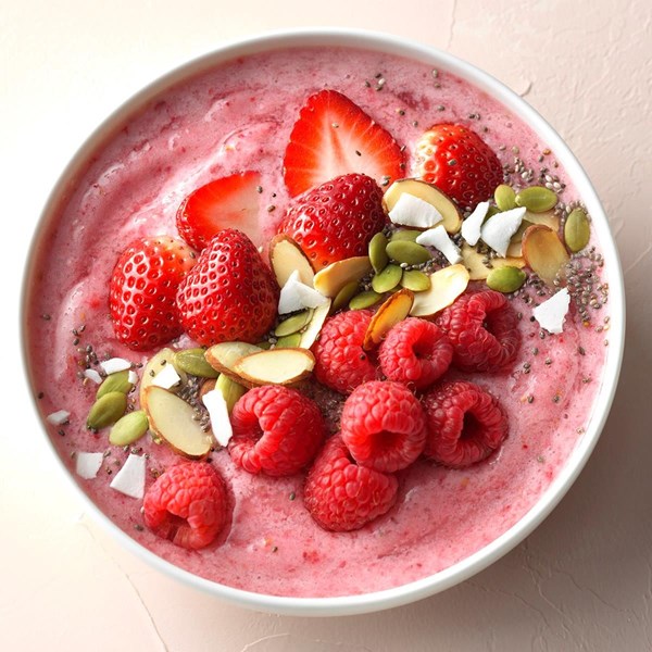 Berry smoothie bowls