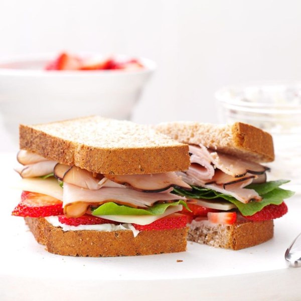Berry turkey sandwich