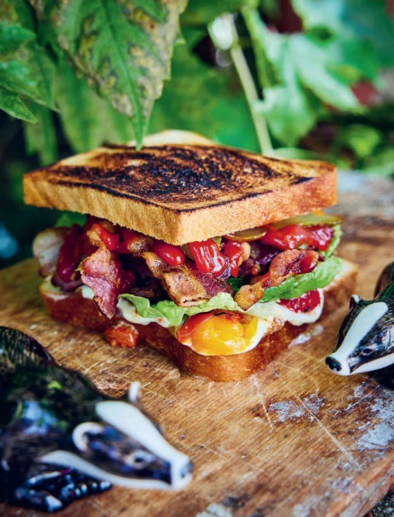 Best ever bacon sandwich (pretty much a glorified BLT)