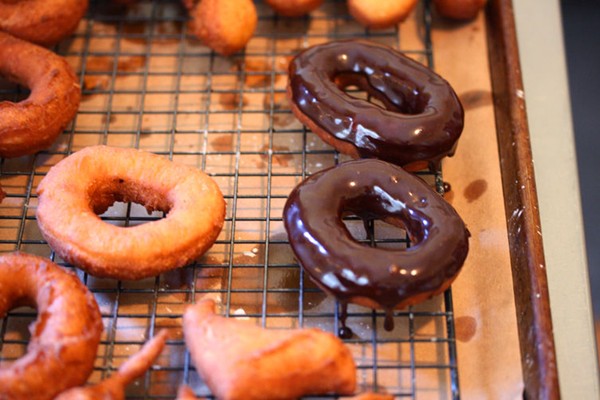 Best ever donuts (with chocolate glaze)
