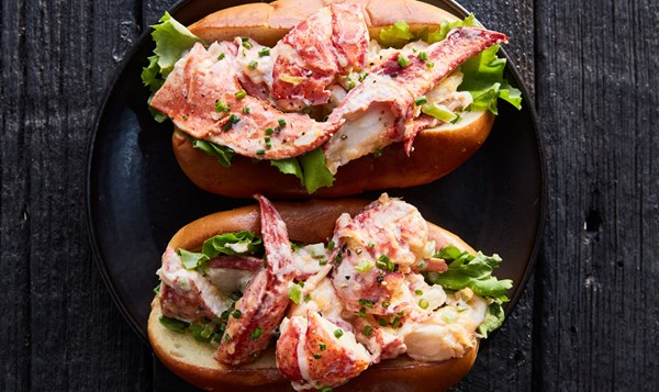 Best-of-both-worlds lobster roll