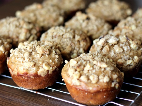 Better-for-you banana muffins with brown sugar walnut crumble